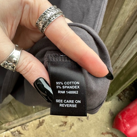 Torrid Solid Dark Charcoal Grey Cold Shoulder Simple Basics Tee NWT Size 1X - Picture 5 of 7